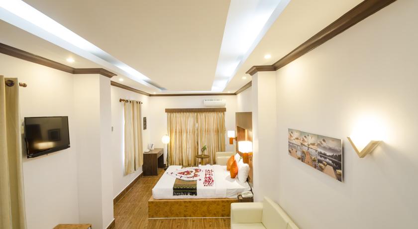 Grand Waterfront Hotel